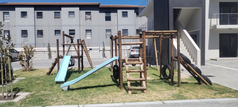 2 Bedroom Property for Sale in Parklands Western Cape